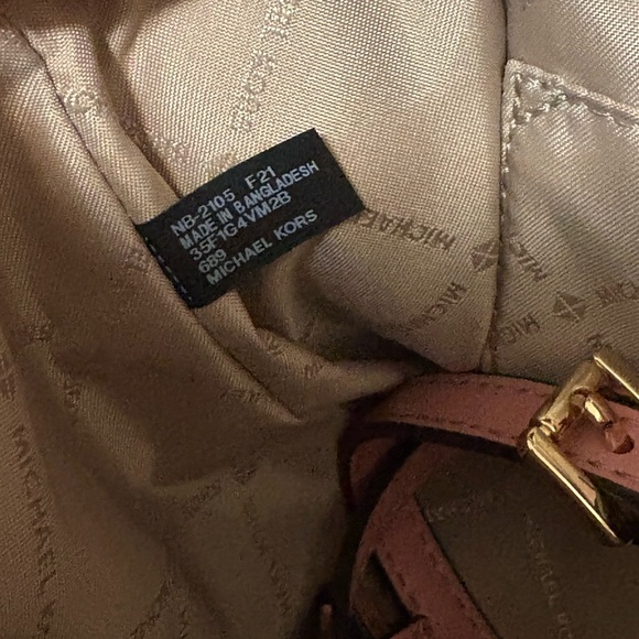 Small Michael Kors Avril Crossbody/Hand bag in Monogram Brown and Pink 💗 - Picture 3 of 4